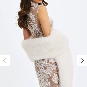 Miss Circle Jazmin Faux Fur Scarf